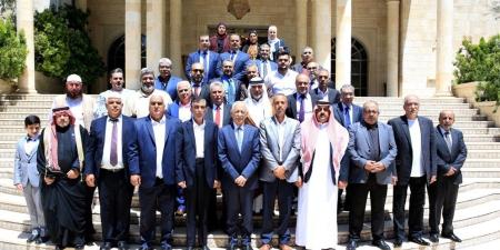 رئيس الديوان الملكي يلتقي وفدًا من مخاتير منطقتي النزهة وجبل القصور