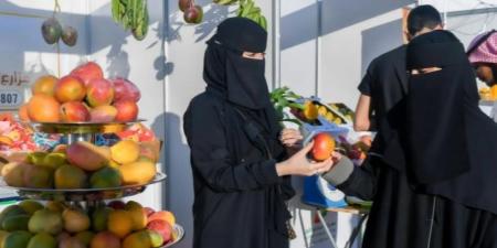 "بسطة خير جازان".. منتجات الأسر تزين مهرجان المانجو