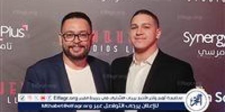 أحمد رزق يظهر بصحبة نجله في العرض الخاص لفيلم "المشروع إكس"
