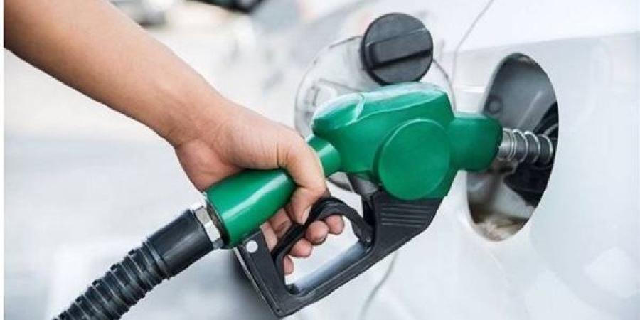 عاجل.. ملاك السيارات يحذرون من بنزين 92 في المحطات: "مضروب"