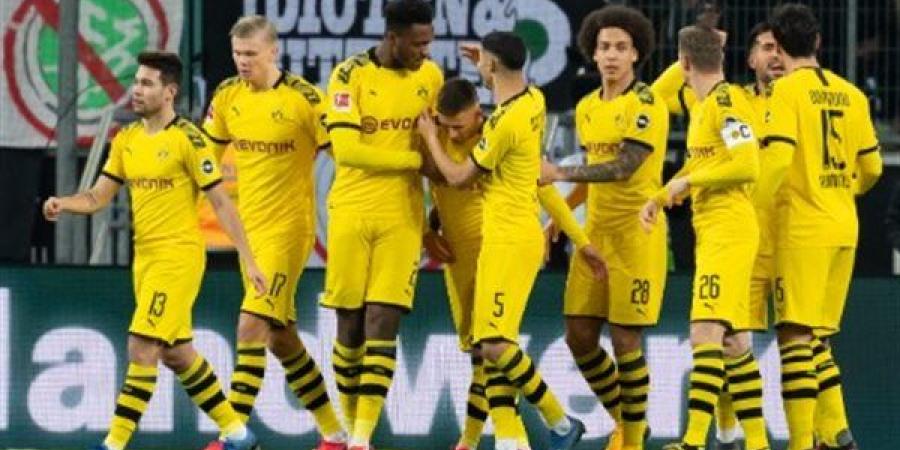 دورتموند يؤجل تمديد عقود نجومه الأربعة