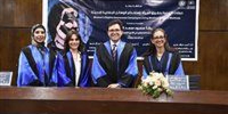 وزير الثقافة يناقش رسالة ماجستير عن حملات التوعية بحقوق المرأة بجامعة حلوان
