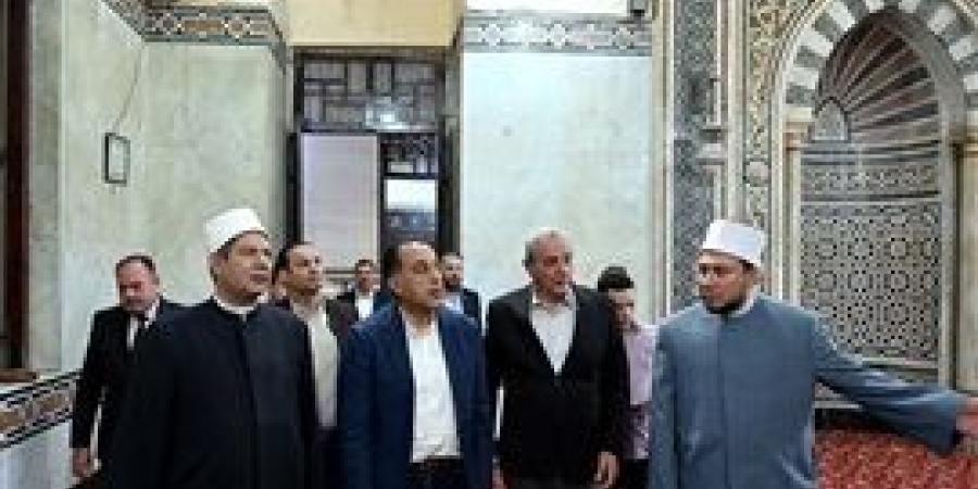 رئيس الوزراء يتفقد أعمال تطوير مسجد "السيد البدوي" ومحيطه بطنطا