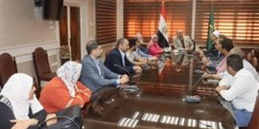 محافظ القليوبية يلتقي بالمشرفين الفائزين في بعثة حجاج الجمعيات الأهلية