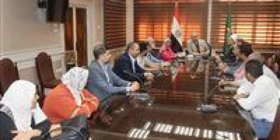 محافظ القليوبية يلتقي بالمشرفين الفائزين في بعثة حجاج الجمعيات الأهلية