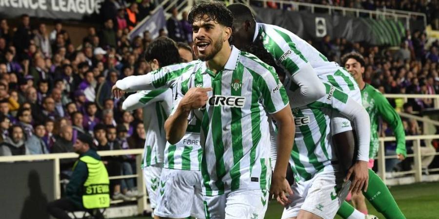 الزلزولي يقود بيتيس للتأهل لنهائي دوري المؤتمر