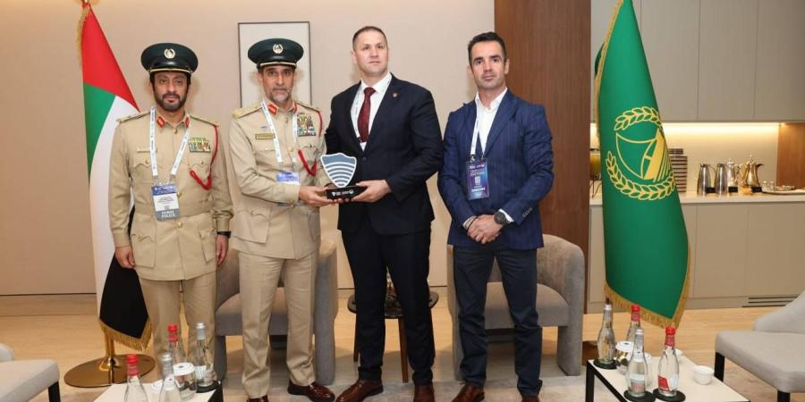 عبدالله المري يبحث التعاون مع الضيوف