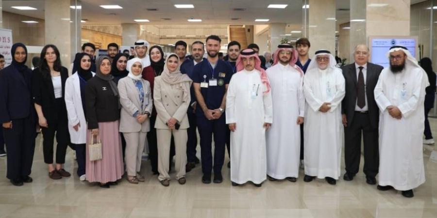 طلبة جامعة الخليج العربي تحتفي بيوم التمريض العالمي وسط تفاعل كبير وتثمّين لدور الكوادر التمريضية في تعزيز صحة المجتمع واقتصاده