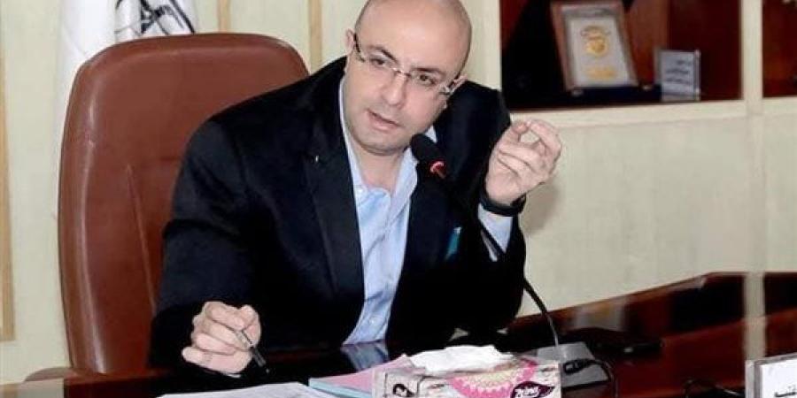محافظ بني سويف يتابع تيسيرات تشغيل السيارة التكنولوجية المتنقلة