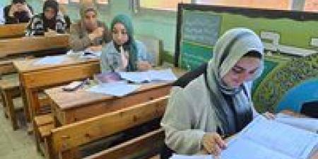 عاجل| قريبة من النماذج الاسترشادية.. تفاصيل ومواصفات أسئلة امتحانات الثانوية العامة 2025