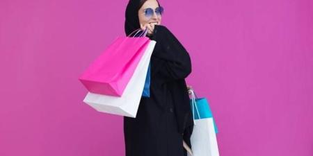 إتيكيت تجربة الملابس في المتاجر.. دليلك للتصرف بلباقة