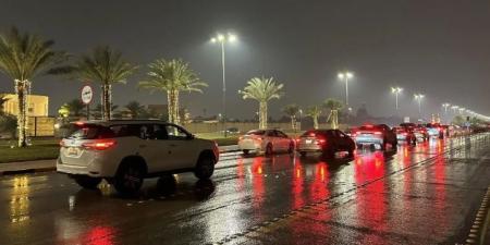 طقس السعودية.. هطول أمطار متوسطة على منطقتي القصيم وتبوك