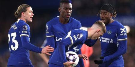 تشيلسي يفسد احتفالات ليفربول باللقب ويهزمه بثلاثية في الدوري الإنجليزي