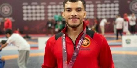 رئيس جامعة السادات تهنئ بطل المصارعة الحرة الفائز ببرونزية أفريقيا والمقامة بالمغرب