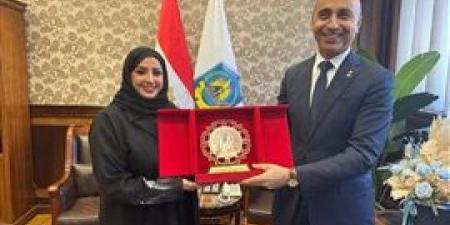 رئيس جامعة دمنهور يستقبل الملحق الثقافي لسفارة البحرين لمتابعة أحوال الطلاب البحرينيين