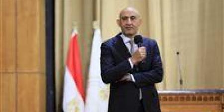 توجيهات هامة... وزير التعليم يضع خطة استعدادات امتحانات نهاية العام مع مديري المديريات والإدارات