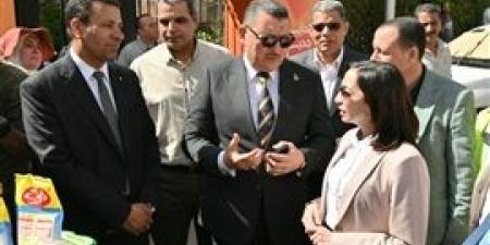 محافظ البحيرة تشهد اصطفاف 9 سيارات محملة بالسلع الغذائية وبيض المائدة واللحوم