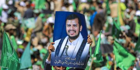 الجيش الإسرائيلي يتوعد بـ"قتل" عبدالملك الحوثي.. ويقصف ميناءين في اليمن - الأول نيوز