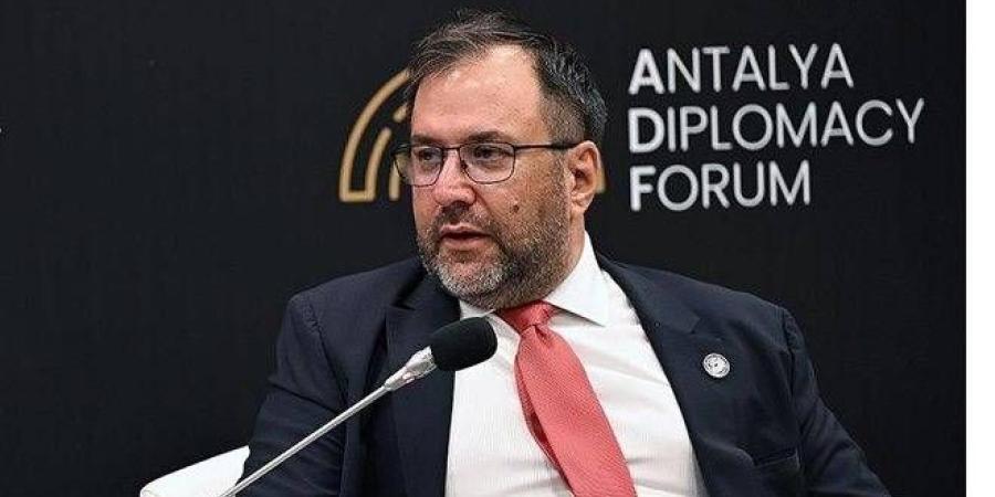 وزير الخارجية الفنزويلي يدعو إلى رفع العقوبات عن سوريا