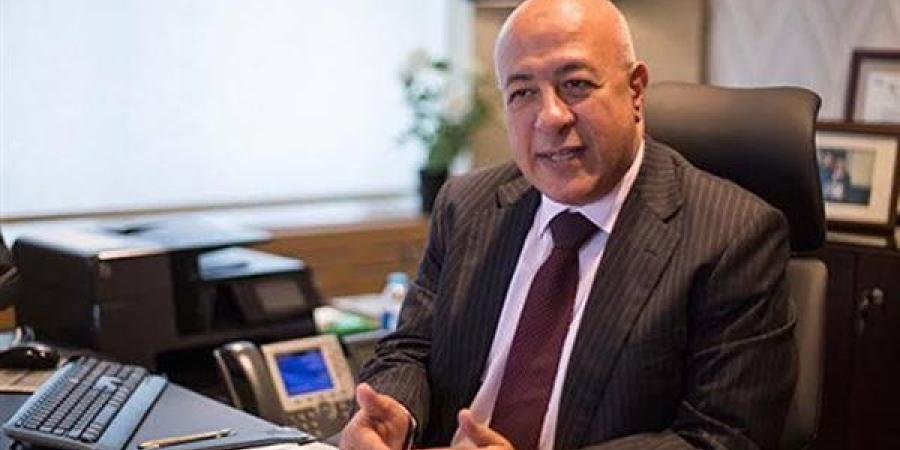"أبوالفتوح": البنك الأهلي يوفر الدولار لمن يحتاج ونتوقع تراجع أسعار الفائدة