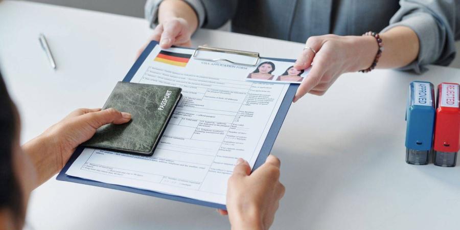 ألمانيا تشرع أبوابها لمقيمي الإمارات بتأشيرة متعددة