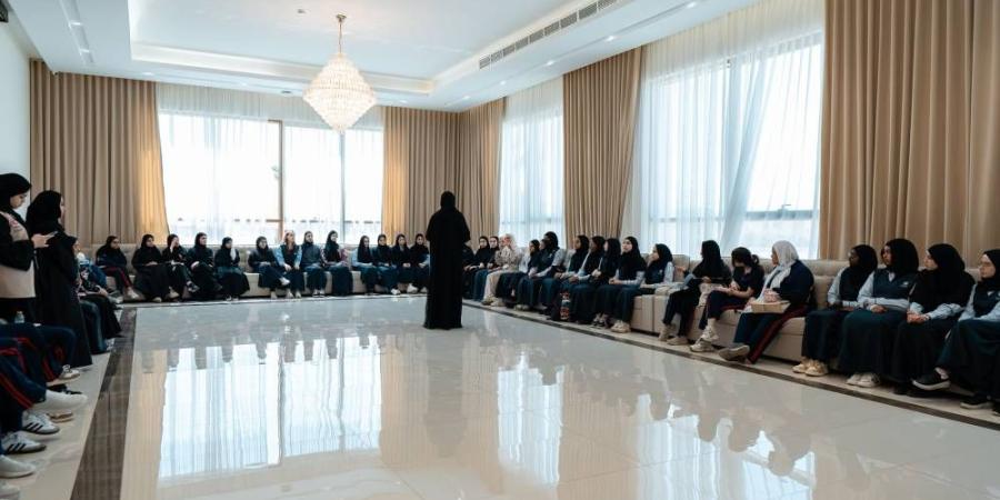 «سيدات أعمال عجمان» يكتشف مواهب الطلبة التجارية عبر «ناشئ»