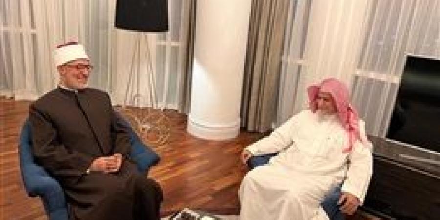 مفتي الجمهورية ورئيس مجمع الفقه الإسلامي الدولي يؤكدان في الدوحة ضرورة إصدار ميثاق شرف لضبط العمل الإفتائي
