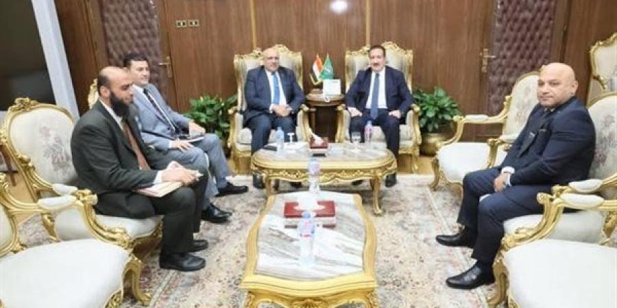 محافظ المنوفية يلتقى وفد الهيئة العامة للاستثمار لبحث سبل تعزيز الفرص المتاحة