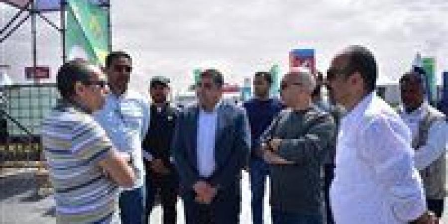 مسئولو "الإسكان" يتفقدون كومبوند مزارين والشواطيء والمدينة التراثية بالعلمين الجديدة