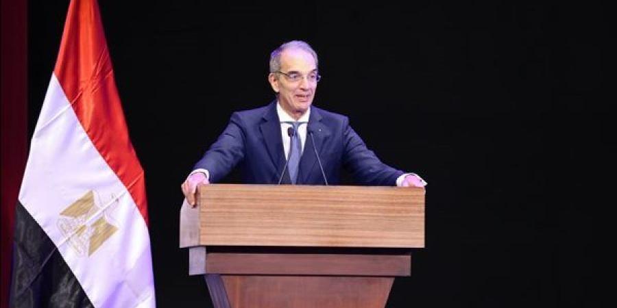 وزير الاتصالات يغادر إلى طوكيو للمشاركة بفعاليات مؤتمر "سوشى تك"