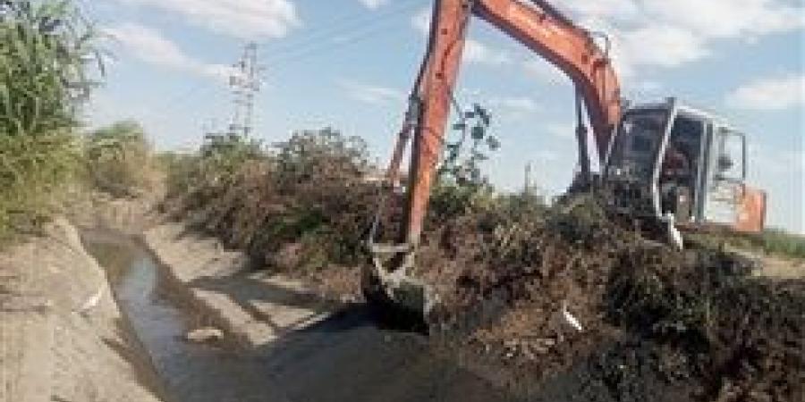 وزير الزراعة يستعرض جهود قطاع استصلاح الأراضي خلال ابريل