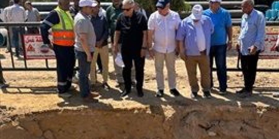 رئيس القابضة للمياه يتفقد أعمال تجديد خط مياه الشرب المغذي لرافع الصداقة الجديد بأسوان