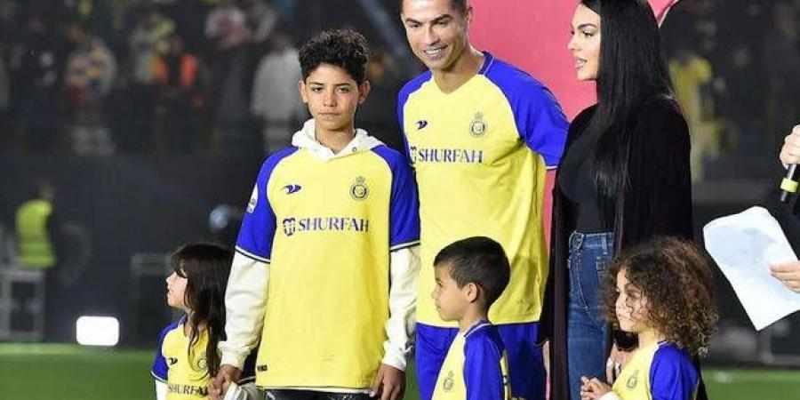 وظيفة الأحلام في منزل كريستيانو رونالدو.. مليون يورو في أسبوع فقط!