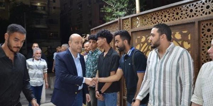 أهل الفن والإعلام يقدمون واجب العزاء في حماة المنتج محمد السبكي