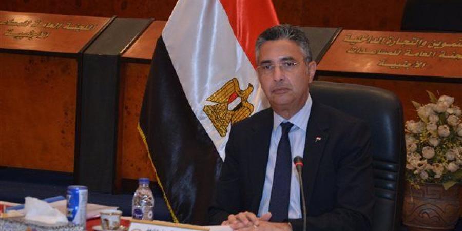 وزير التموين: ننتج 280 مليون رغيف عيش يومياً