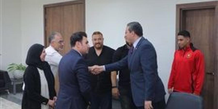 محافظ دمياط يُكرم البطل يحيى الجمل بعد حصوله على بطولة أفريقيا للمصارعة