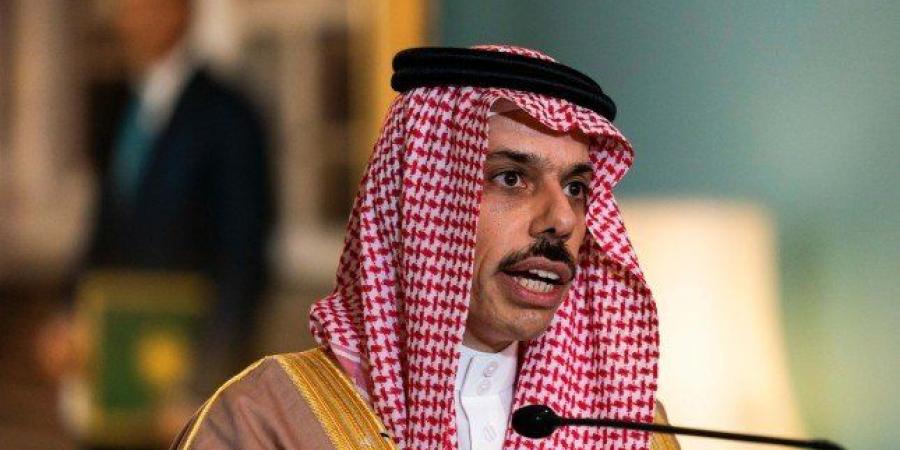 وزير الخارجية السعودي يبحث مع نظيريه الهندي والباكستاني جهود التهدئة ووقف التصعيد