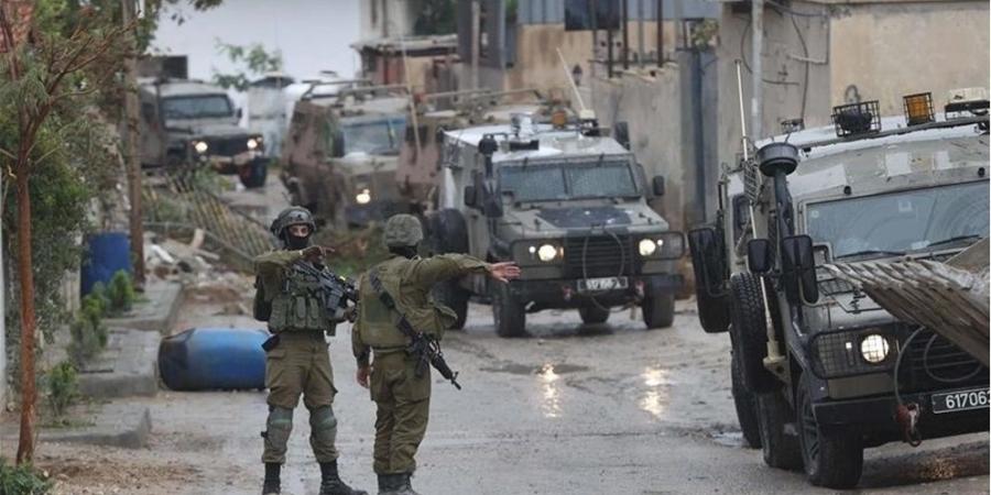 الاحتلال الإسرائيلي يفرض إغلاقًا على قرية المغير شمال شرق رام الله