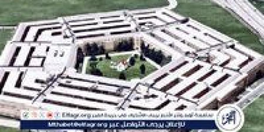 البنتاجون يأمر بسحب كتب محددة من مكتباته