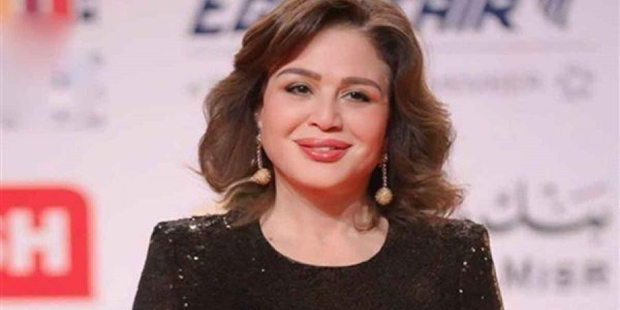 إلهام شاهين تكشف حقيقة زواج بوسي شلبي من الراحل محمود عبد العزيز| خاص