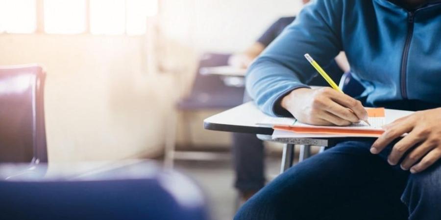 تطبيق أسس النجاح والرسوب بحق الطلبة المتجاوزين لعدد أيام الغياب