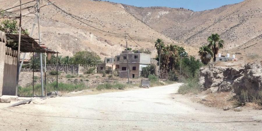 "المخيبة".. المساجد ملاذ مواطنين للتزود بالمياه