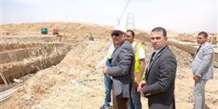 وزير الكهرباء : يتفقد تنفيذ أعمال برجى عبور قناة السويس ومسار خط الربط المصرى السعودى
