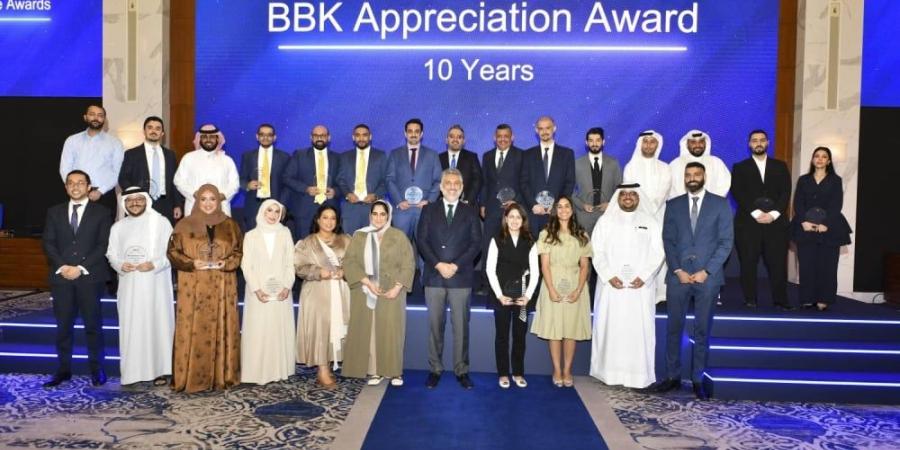 «البحرين والكويت» يكرّم 110 من موظفيه المتميزين من ذوي سنوات الخدمة الطويلة
