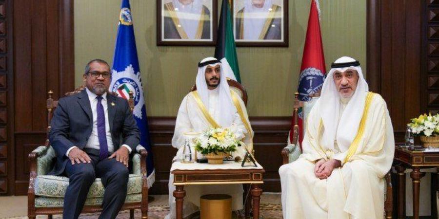 الكويت.. رئيس مجلس الوزراء بالإنابة يبحث مع وزير خارجية المالديف العلاقات الثنائية وقضايا إقليمية ودولية