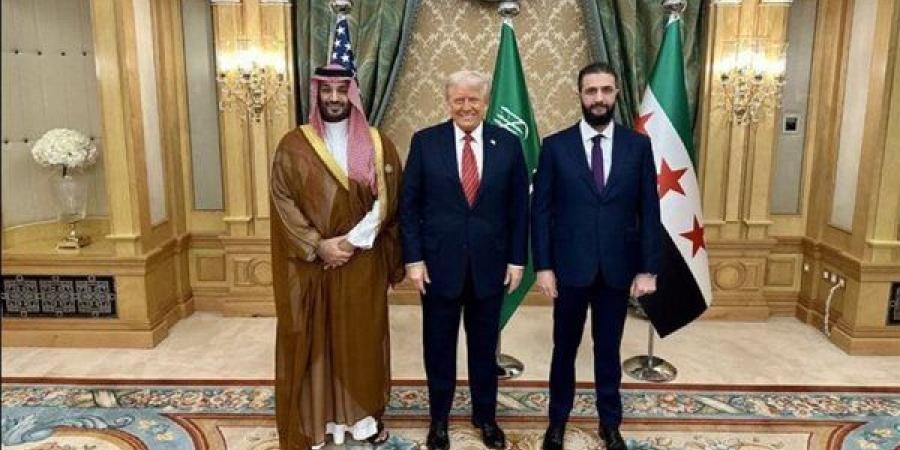 "جذاب وقوي البنية ومقاتل".. ترامب يشيد بالرئيس السوري أحمد الشرع| تفاصيل
