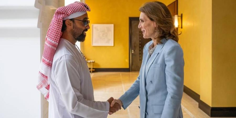 طحنون بن زايد: أبوظبي تستهدف أن تكون أول حكومة تعتمد بالكامل على الذكاء الاصطناعي 2027
