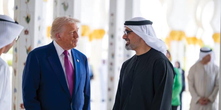 يرافقه خالد بن محمد بن زايد.. ترامب يزور جامع الشيخ زايد في أبوظبي