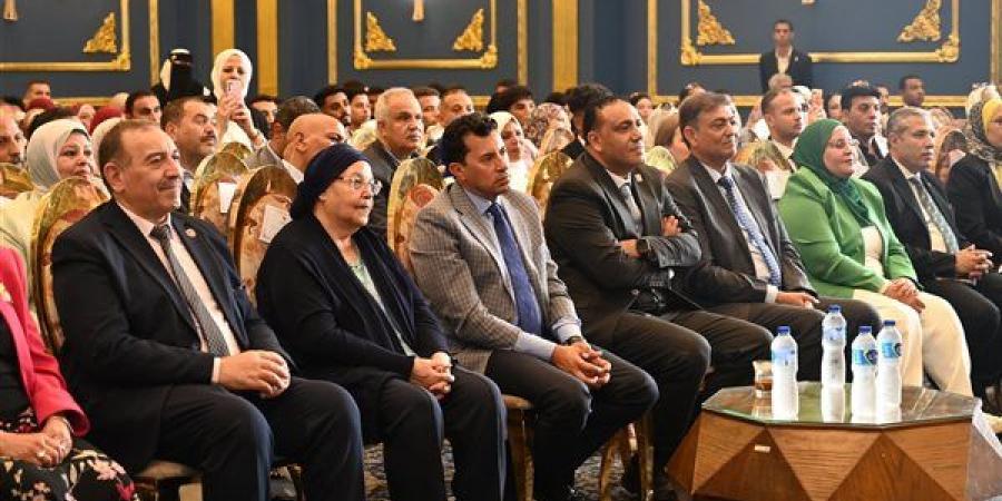 وزير الرياضة يشهد احتفال الاتحاد العام لشباب العمال بعيد العمال