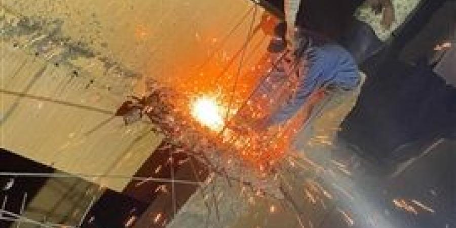 محافظة الجيزة تزيل ثلاثة أدوار مخالفة في عقار بحي العجوزة
